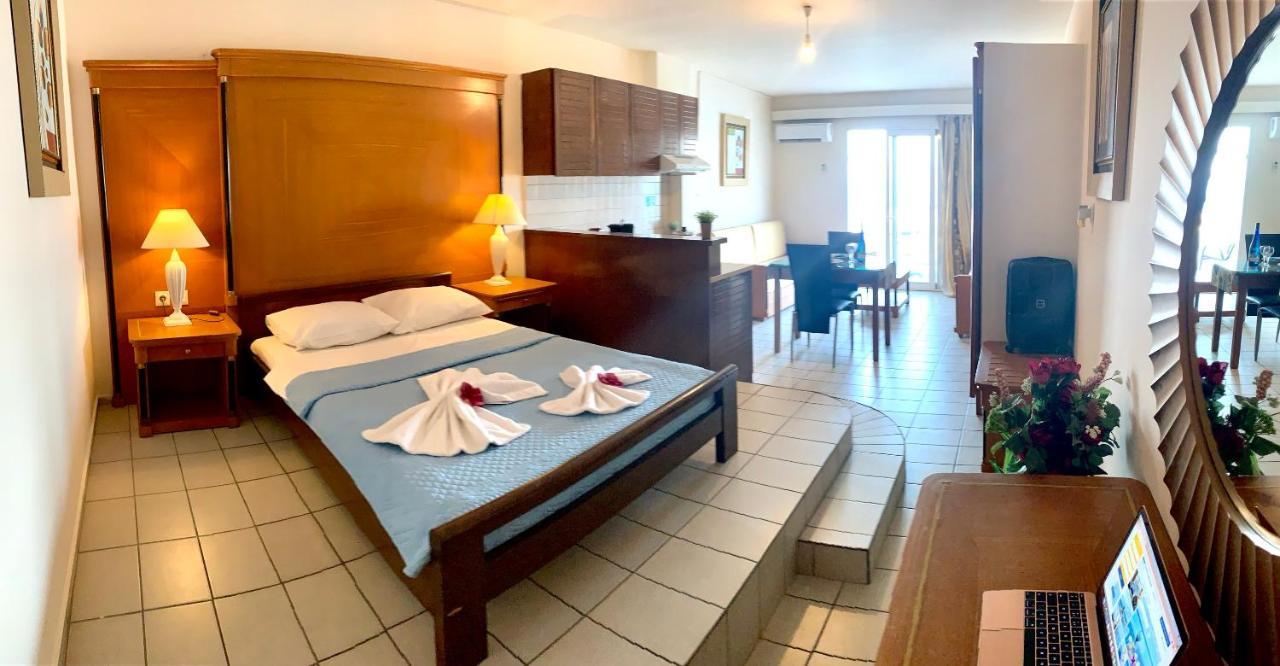 The Blue Apartments Hersonissos  Ngoại thất bức ảnh