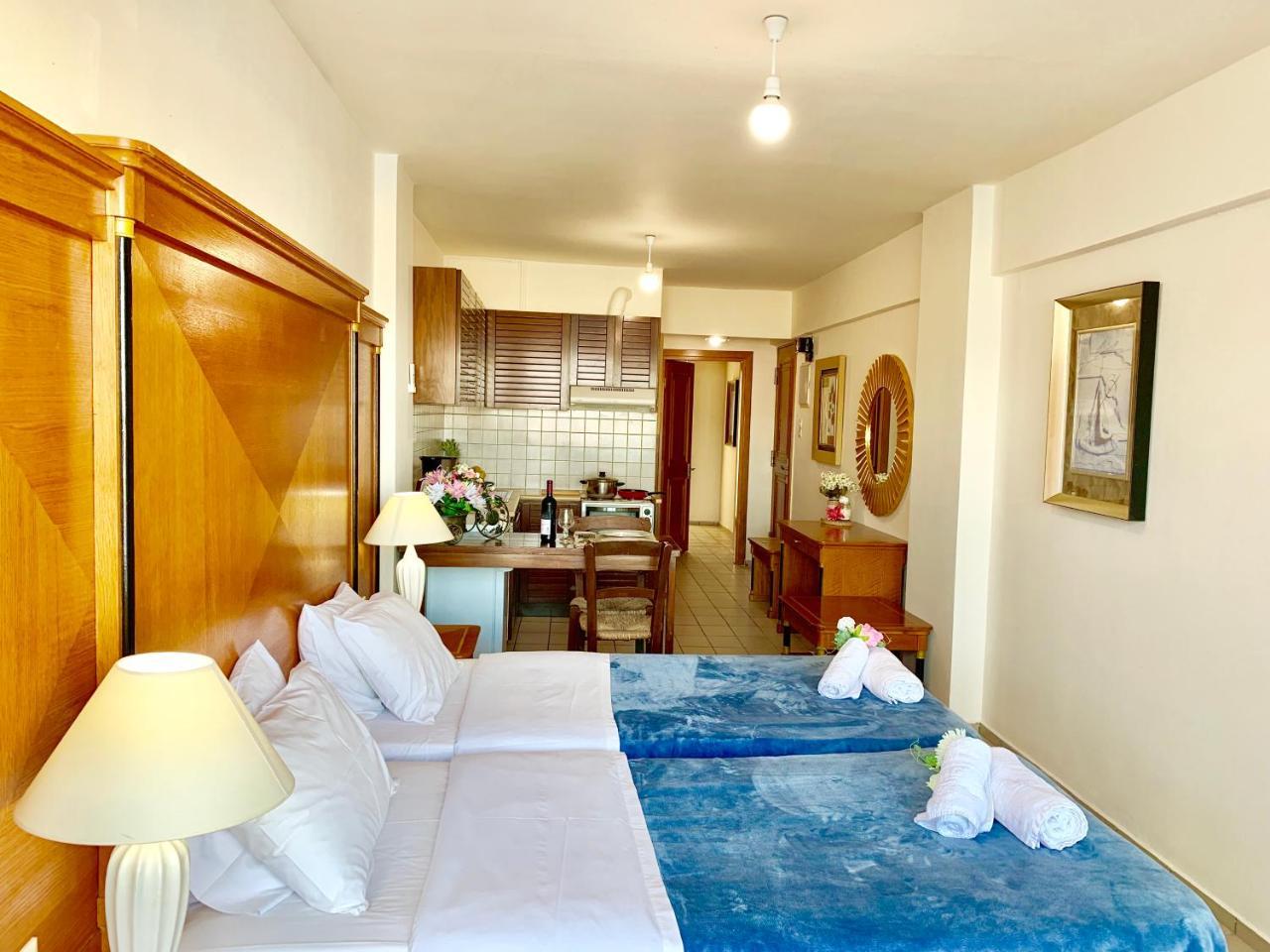 The Blue Apartments Hersonissos  Ngoại thất bức ảnh
